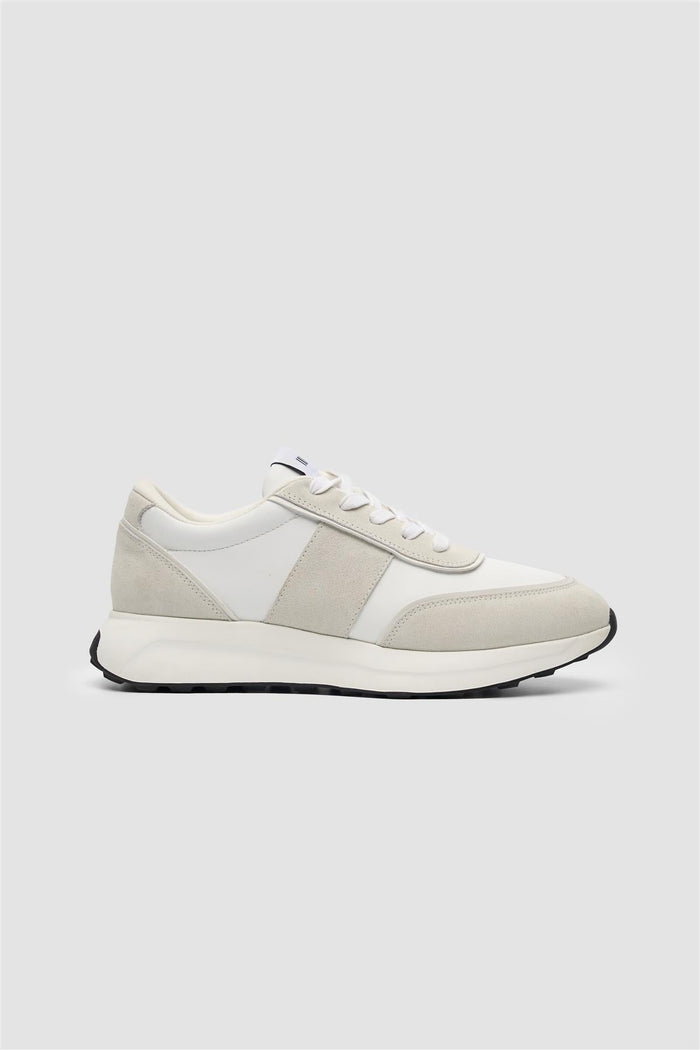 Alanza White Technical Runner