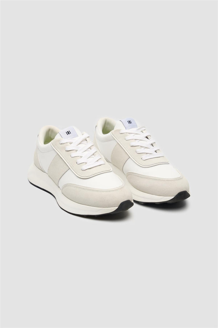Alanza White Technical Runner