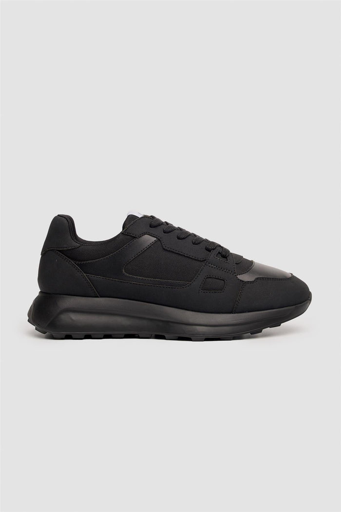 Albany Black Trainers