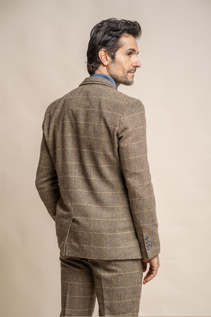 Albert Brown with Dakota Chino - House of Cavani