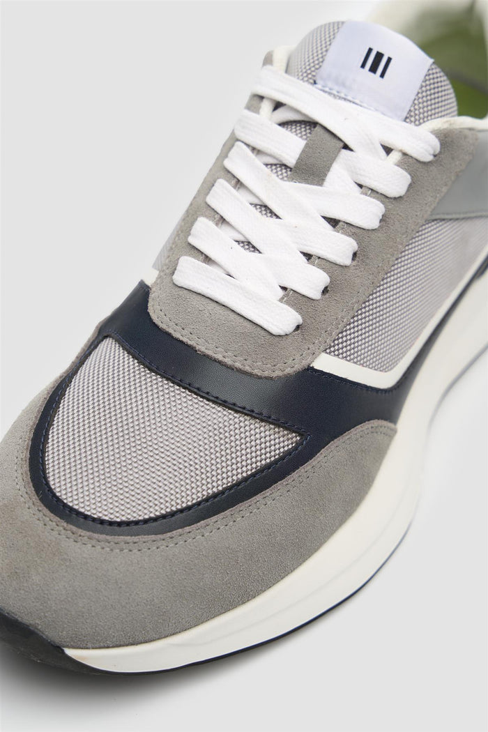 Brisbane Grey Technical Runner