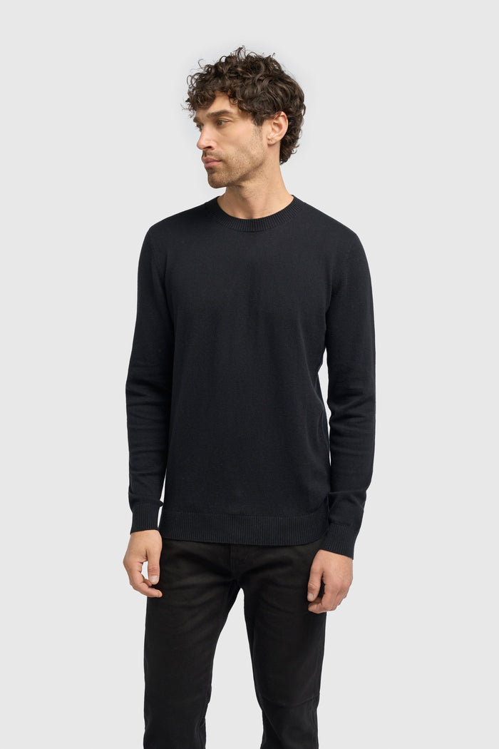 Connall Black Jumper