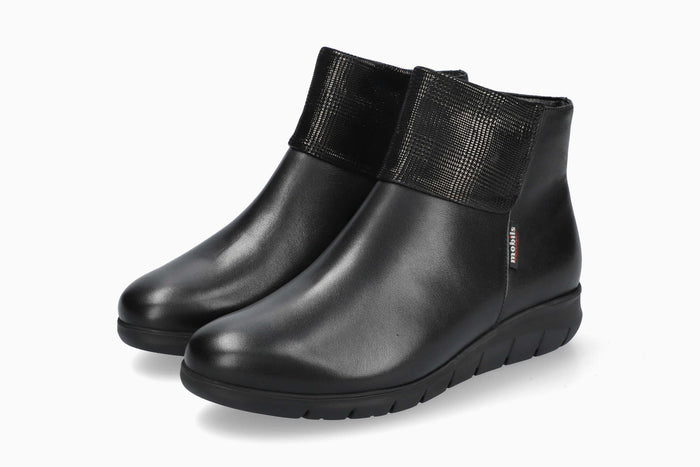 Ilinca - Black | M6SC