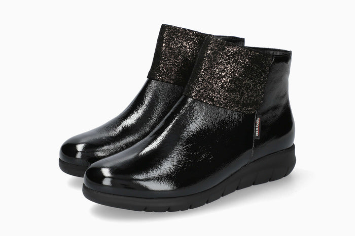 Ilinca - Black | M7NJ