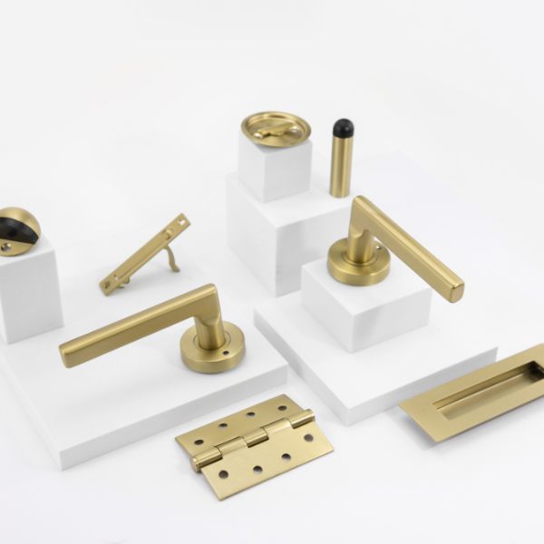 Lockwood Vivid V4 Privacy Lever Set Round Rose Satin Brass | The Blue Space