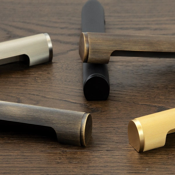 Momo Handles Manhattan Pull Handle Matte Black