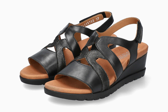 Ynes - Black | M4WY